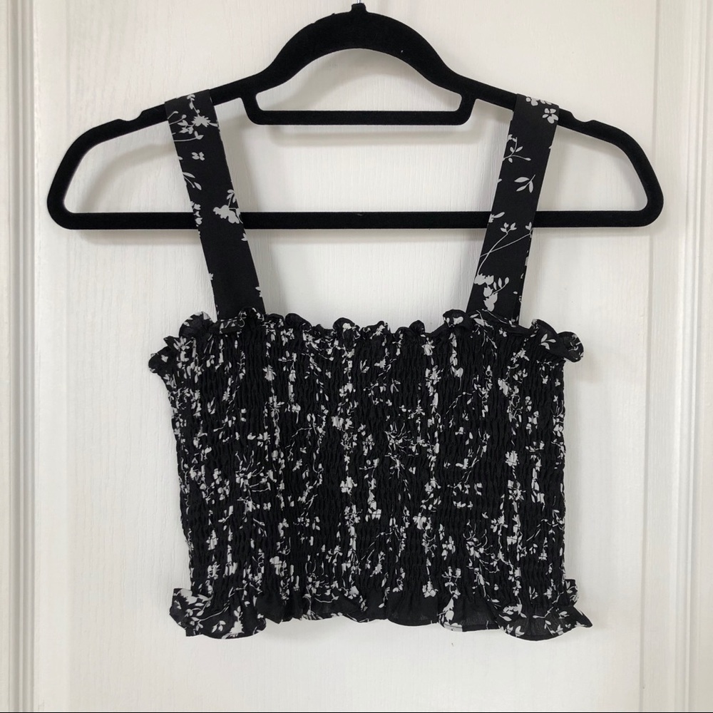 2/$25 🌻 Frill Smocked Crop Tank